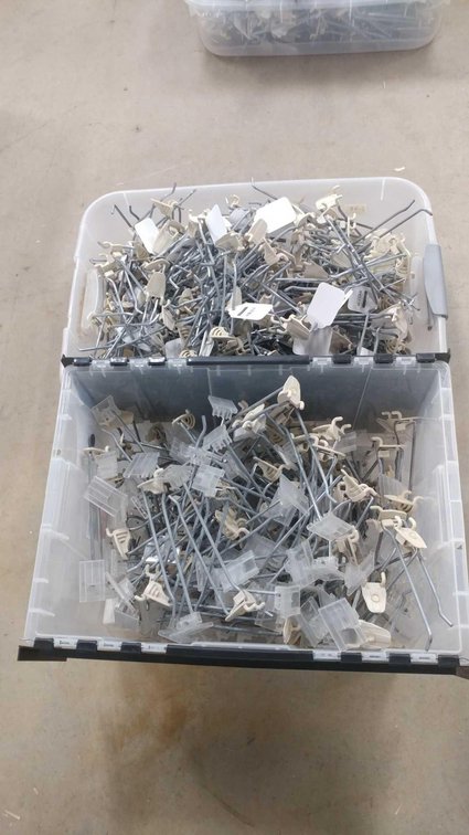 ASSORTMENT OF PEGBOARD HOOKS (6" & 8")
