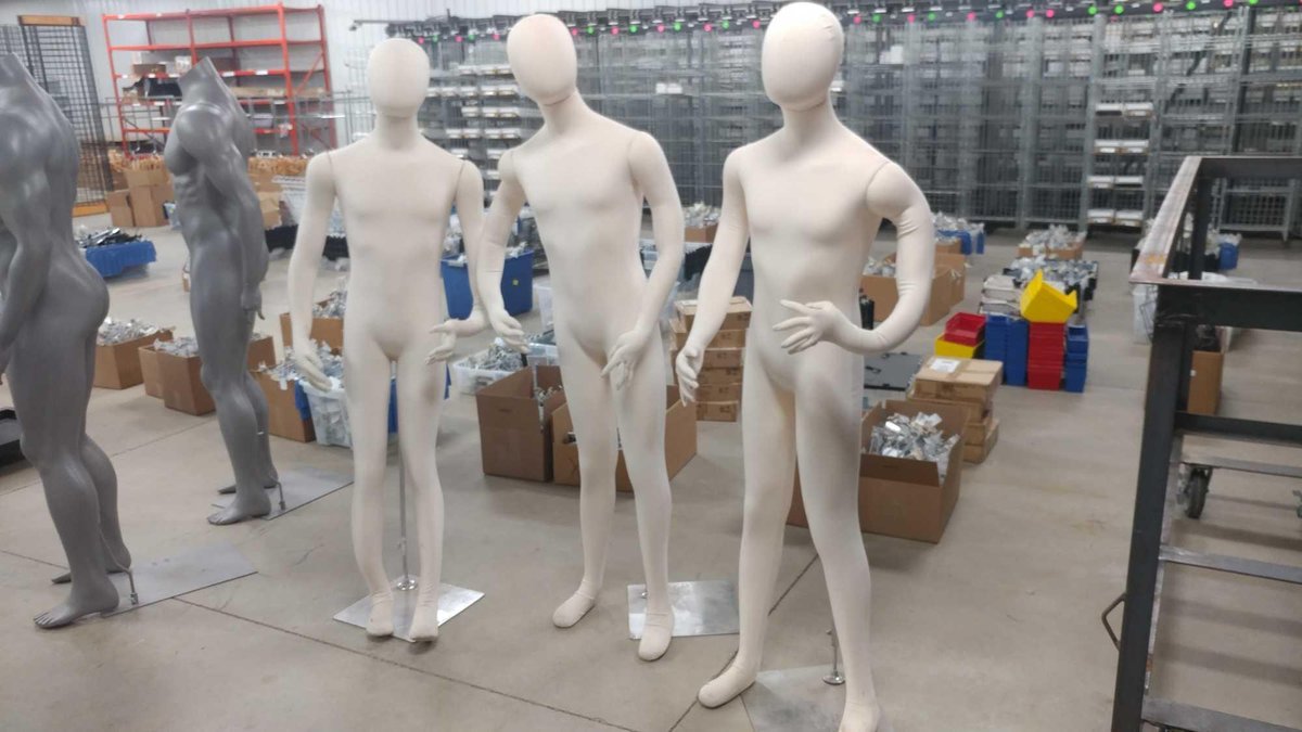 (3) WHITE STORE MANNEQUINS 