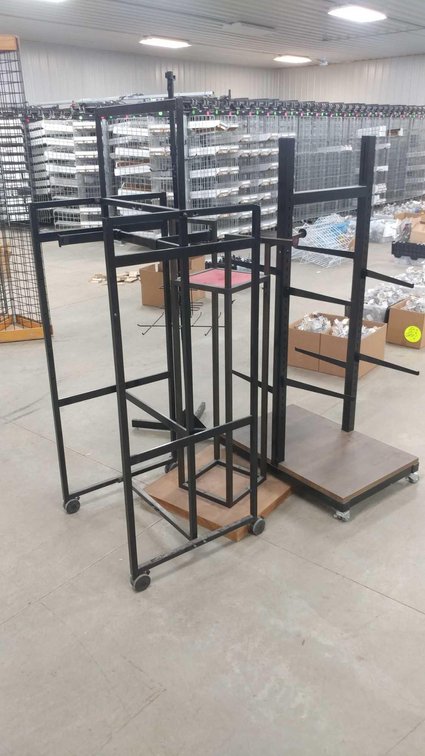 (4) CLOTHES HANGING DISPLAY RACKS