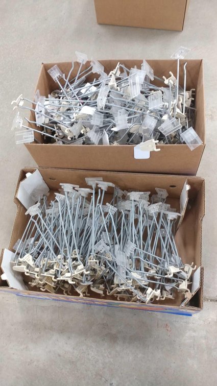 ASSORTMENT OF PEGBOARD HOOKS (6" & 8")