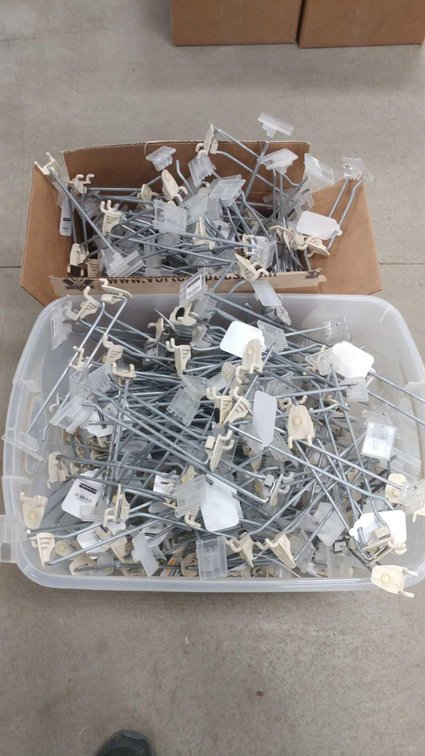 ASSORTMENT OF PEGBOARD HOOKS (6" & 8")