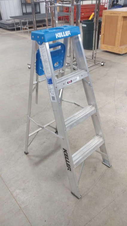 KELLER 4' ALUMINUM STEP LADDER