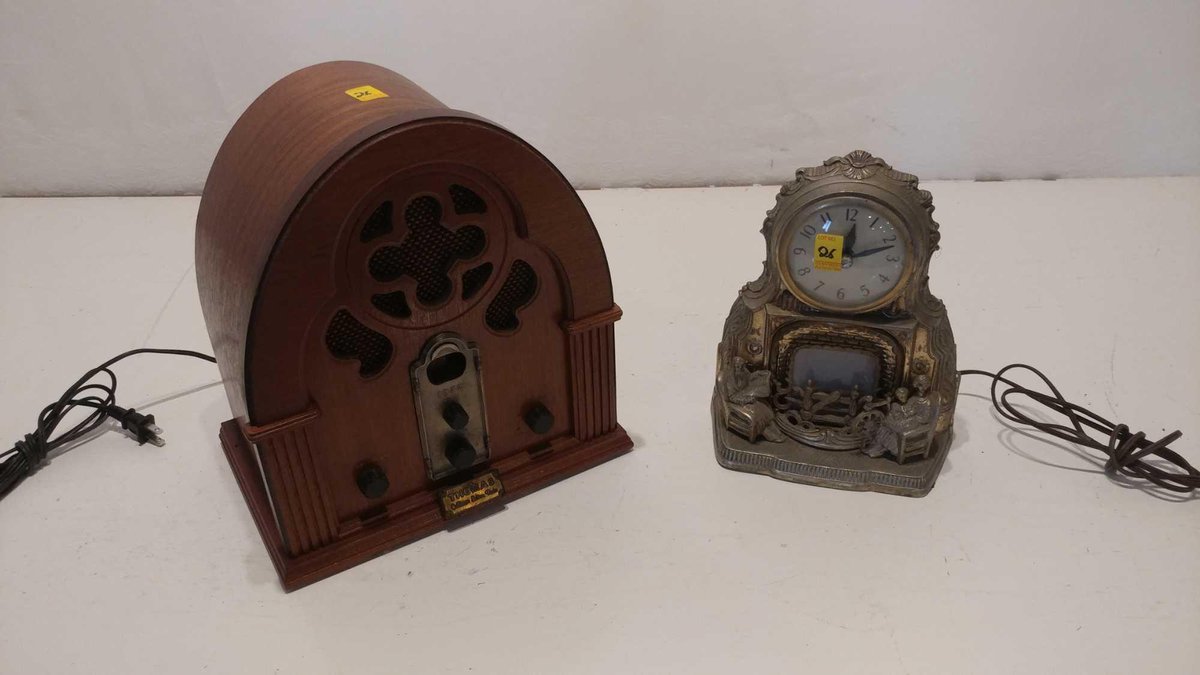 THOMAS COLLECTORS EDITION RADIO AND UNITED CLOCK