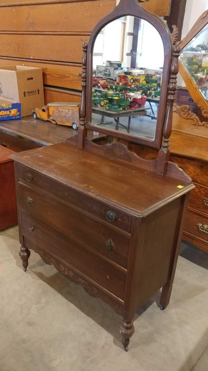 ANTIQUE 3-DRAWER DRESSER W/MIRROR