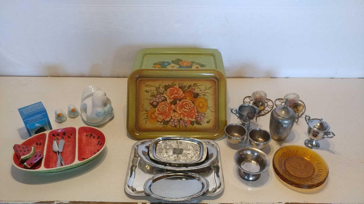 ASSORTMENT OF SERVING TRAYS, DISHES, NAPKIN HOLDER, S&P SHAKERS, AND ETC