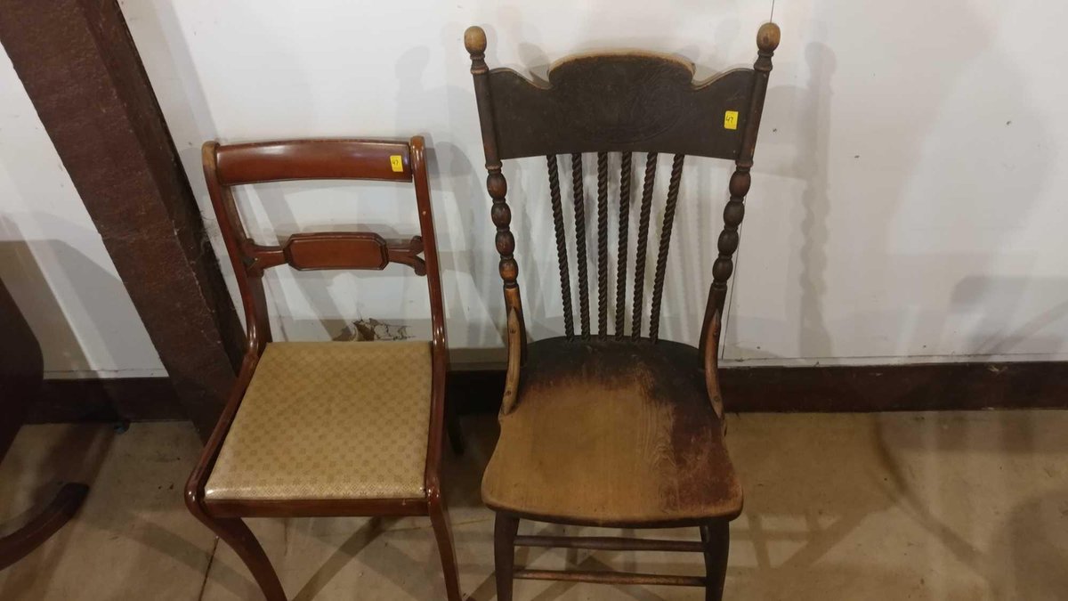(2) VINTAGE WOODEN CHAIRS