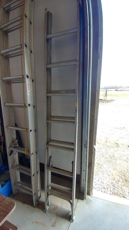 8'/16' ALUMINUM EXTENSION LADDER