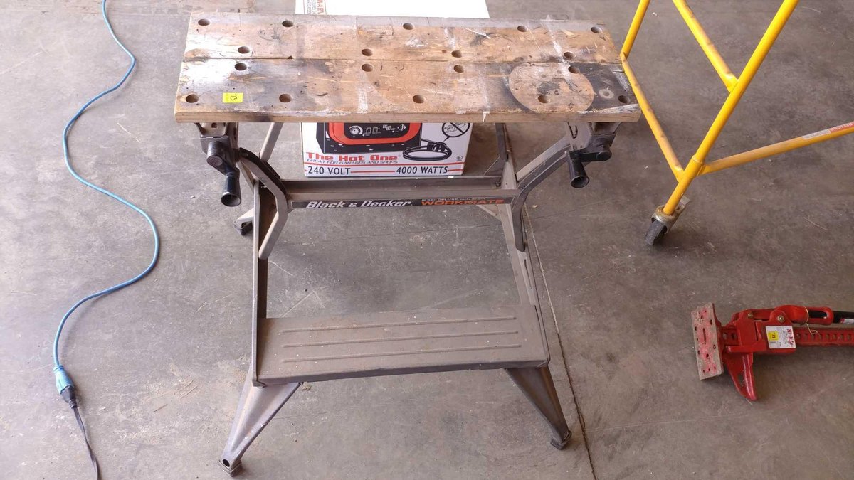 BLACK & DECKER WORKMATE SAW HORSE