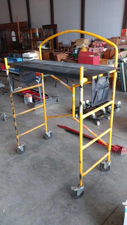 SCAFFOLD ON CASTER WHEELS (48" Wx48" Hx21" D) 
