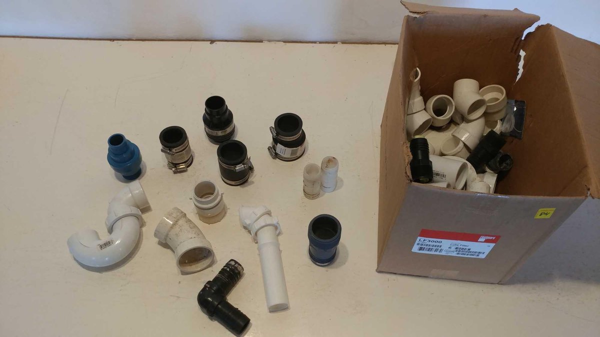 ASSORTMENT OF PVC & RUBBER WATER/DRAIN FITTINGS