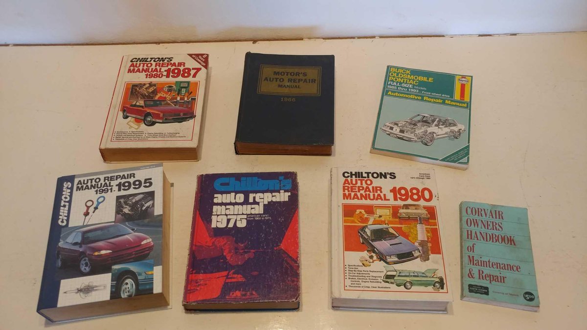 ASSORTMENT OF CHILTONS AUTO REPAIR MANUALS 