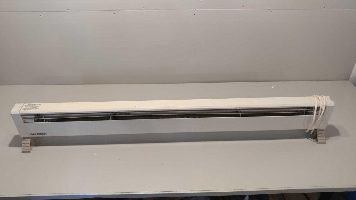 FAHRENHEAT ELECTRIC HEATER (L59")