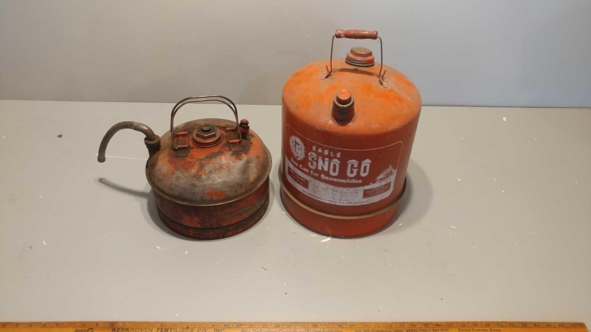 (2) GAS CANS (6 GALLON & 3 GALLON)
