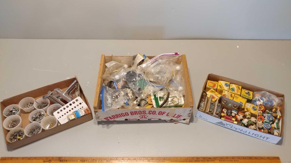 ASSORTMENT OF FUSES, HARDWARE, & FIXTURES