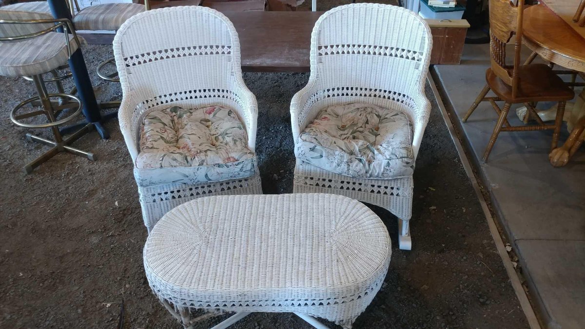 (2) WICKER ROCKING CHAIRS w/REMOVABLE CUSHIONS and WICKER TABLE (L 40")