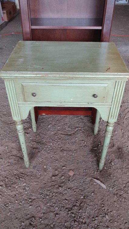1919 SINGER SEWING MACHINE and CABINET