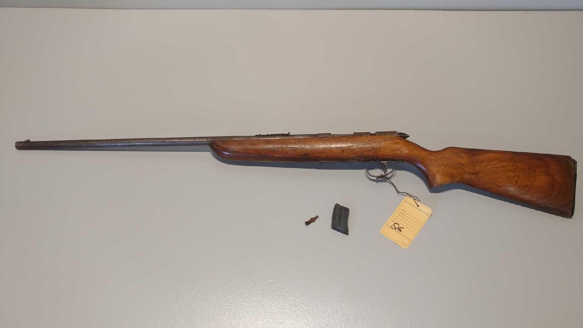 REMINGTON .22 CAL BOLT-ACTION RIFLE w/MAG (MAG NEEDS REPAIR)