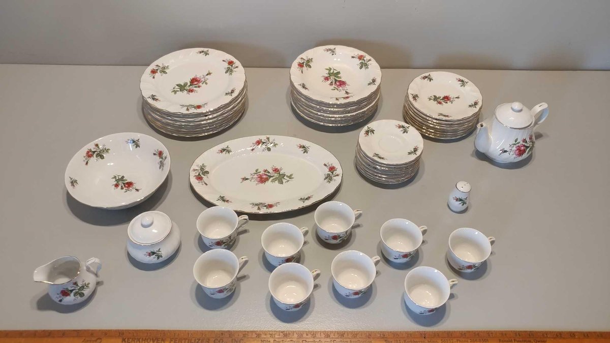 10-PIECE SET OF FLORAL-PATTERNED PLATES, SERVING DISHES, & TEA POT (COMPLETE SET)