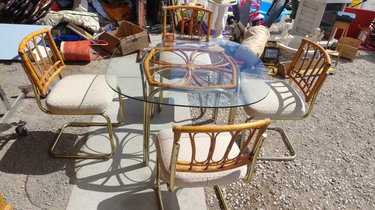 5-PIECE RATTAN PATIO SET w/GLASS TABLE TOP (H 29"& 45" DIAM)