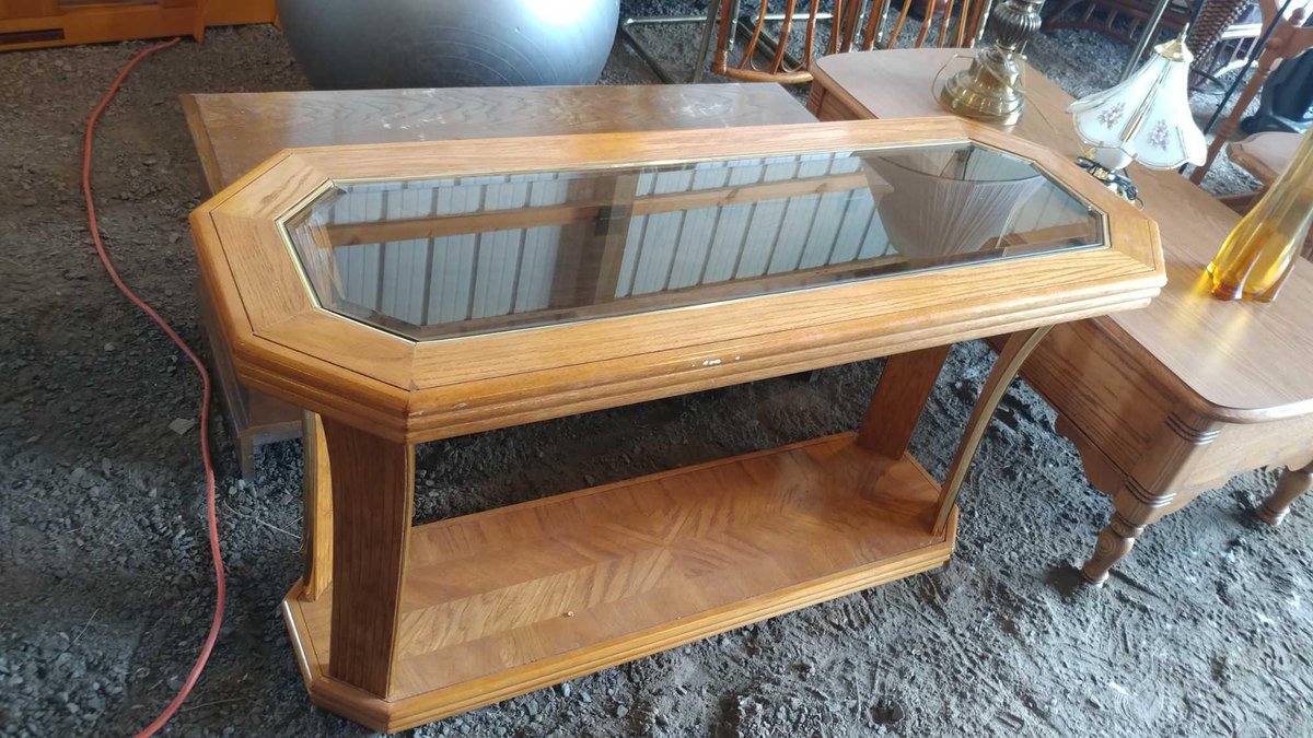 WOODEN CONSOLE TABLE w/REMOVABLE GLASS TOP (26" x 49" x 18")
