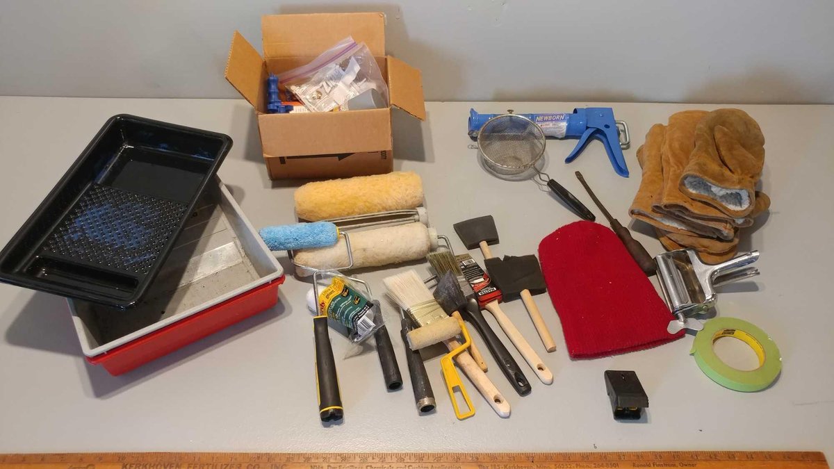 OUTDOOR WORK MITTENS and ASSORTED PAINTING MATERIALS