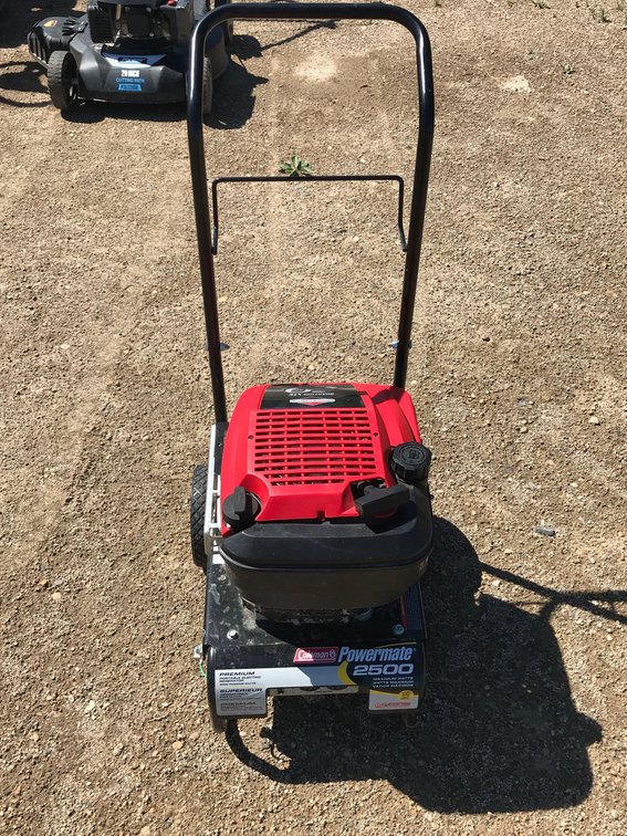 COLEMAN POWERMATE 2500 WATT 5 HP BRIGS GENERATOR 
