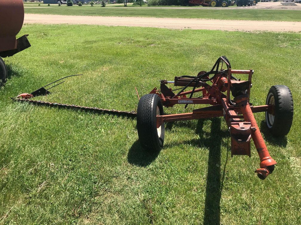 ALLIS CHALMERS 7' PULL TYPE SICKLE MOWER 540 PTO (ITEM AT ZIELSDORF AUCTIONS)