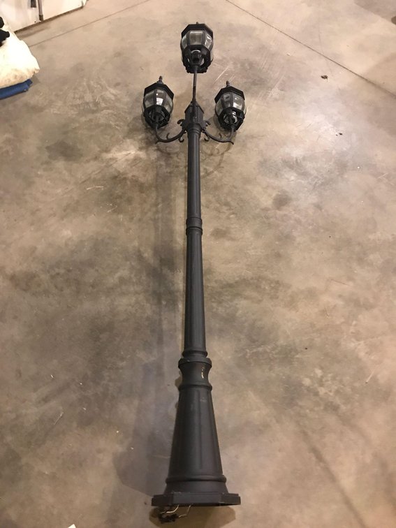 DECORATIVE YARD LIGHT (ITEM AT ZIELSDORF AUCTIONS)