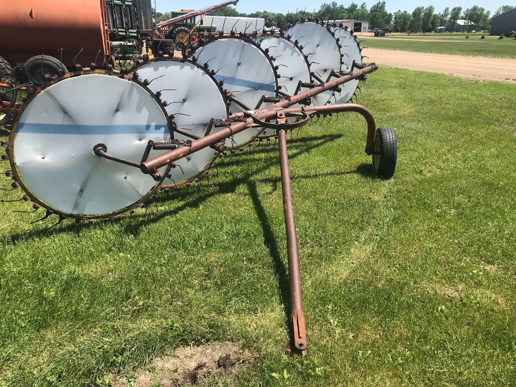 6 WHEEL RAKE (ITEM AT ZIELSDORF AUCTIONS)