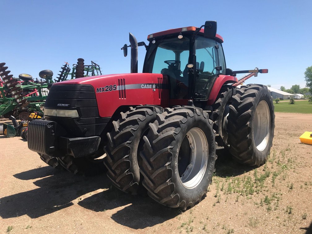 2003 CASE IH MX285 MFD, 7,437 HRS, 18 SP POWERSHIFT, 1000 PTO, 3 PT, BUDDY SEAT, LED LIGHTS, 480/70R