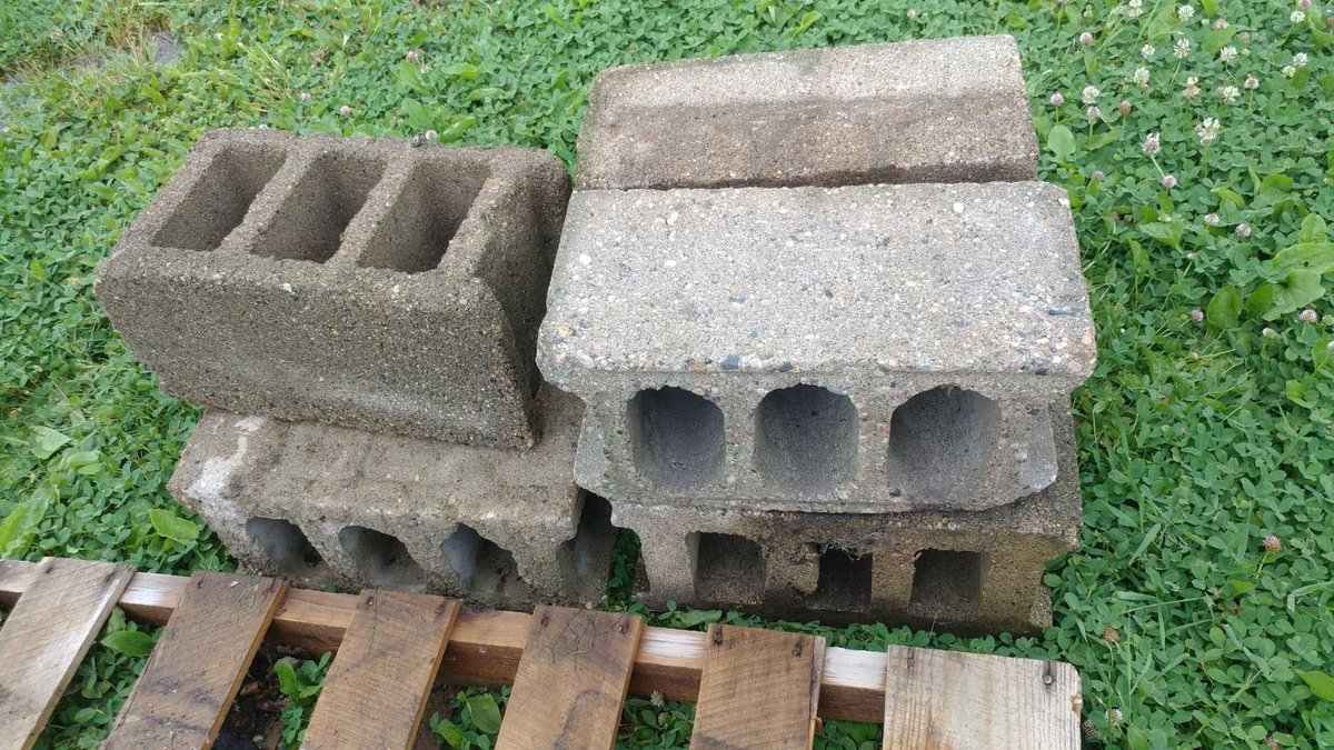 CEMENT BLOCKS (ITEM AT ZIELSDORF AUCTIONS) ​​​​​​​
