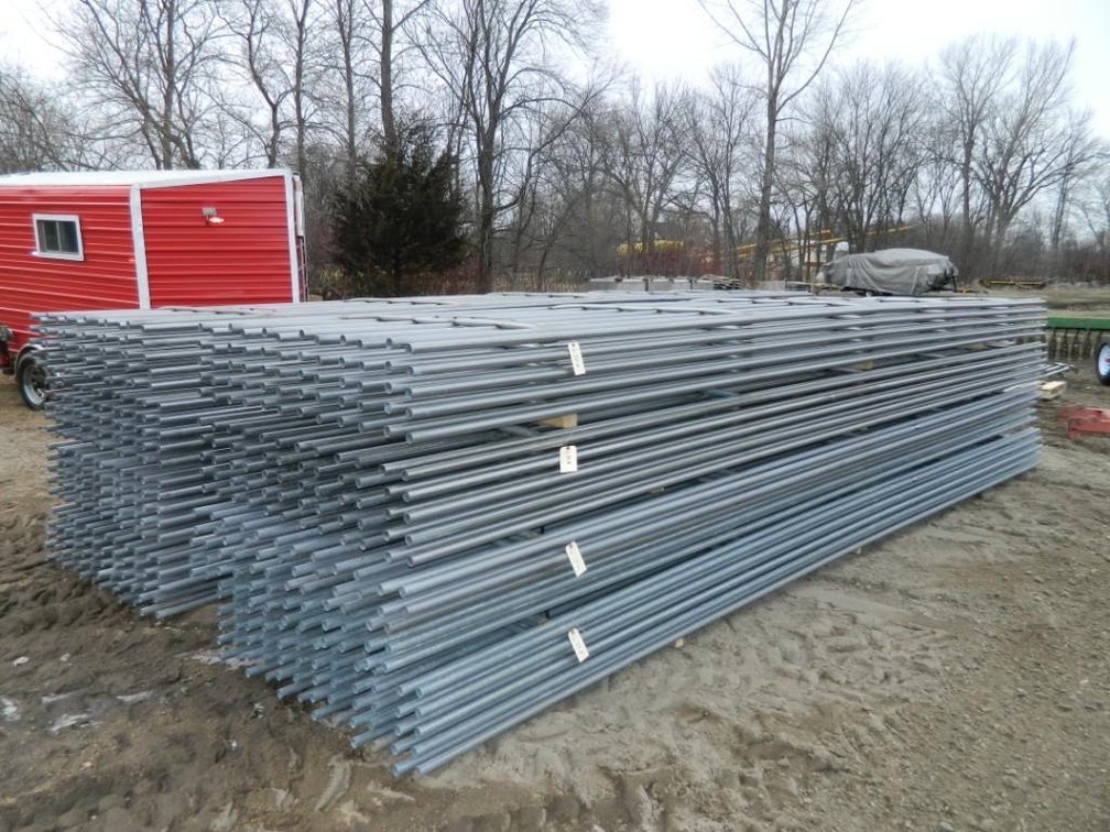 (10) 6 BAR 20' CONTINUOUS FENCING W/HARDWARE IN BACKROOM - SELLING FOR ONE MONEY (ITEM AT ZIELSDORF 