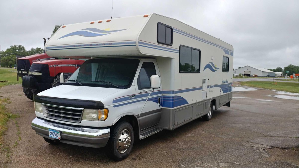 1995 FORD WINNEBAGO MINNIE WINNIE, 28' LONG V8, 7.5L (460 CID) VIN #: 1FDKE30G1SHA22744, ONAN GENERATOR, AC, 