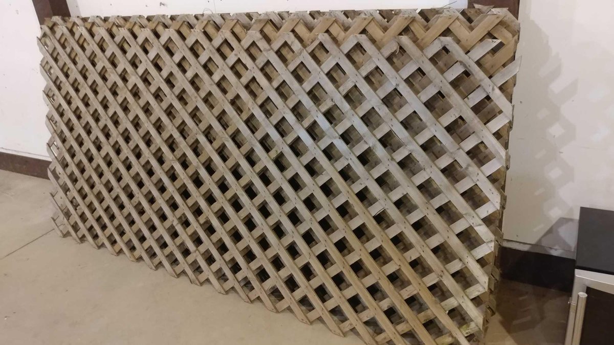 (10) SHEETS OF WOOD LATTICE  (ITEM AT ZIELSDORF AUCTIONS)
