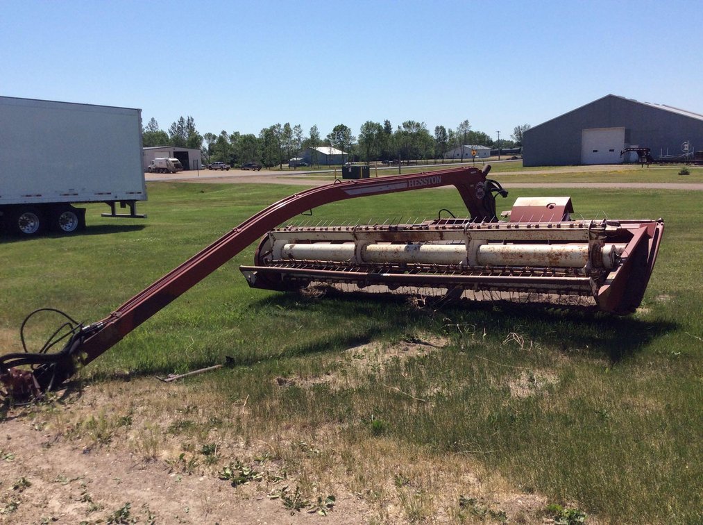 HESSTON HYDRO SWING HAYBINE (ITEM AT ZIELSDORF AUCTIONS)