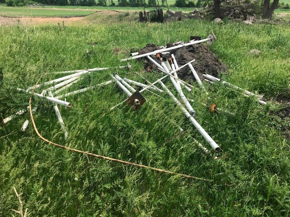 FIBERGLASS CORNER POST WITH BRACING  (FOR MORE INFORMATION & LOCATION CALL DAVE @ 320-760-0736) ​​​​