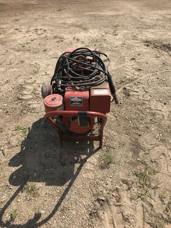 LINCOLN STICK WELDER PORTABLE/ GENERATOR, 400CC GAS WORKS AS SHOULD (ITEM AT ZIELSDORF AUCTIONS)