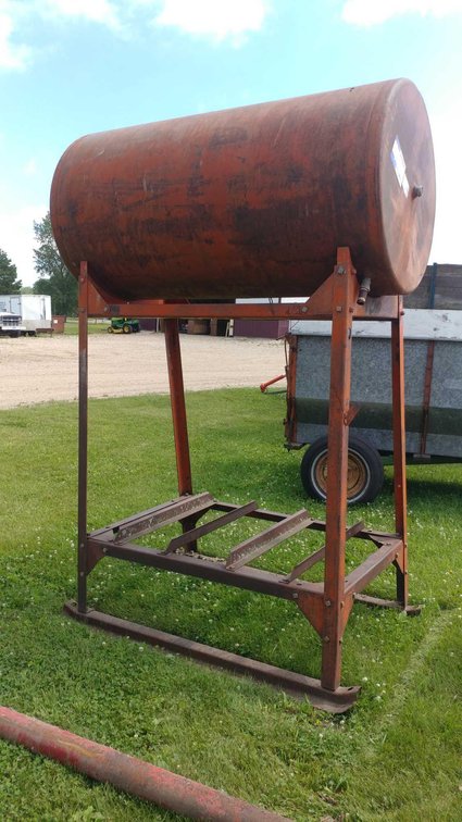 300 GAL FUEL TANK W/STAND (LOCATED AT ZIELSDORF AUCTIONS - BENSON, MN)