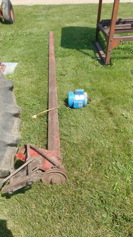 12' FEED AUGER W/ELECTRIC MOTOR (LOCATED AT ZIELSDORF AUCTIONS - BENSON, MN)