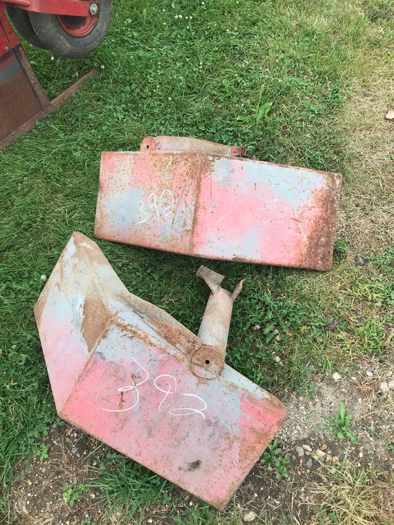 (2) TRACTOR FENDERS  (ITEM AT ZIELSDORF AUCTIONS)