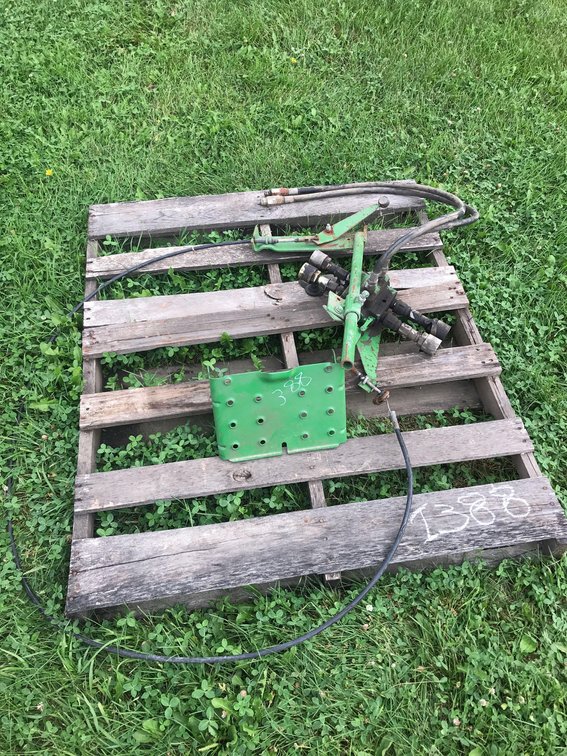 MANUAL HYDRAULIC MULTIPLIER AND PTO COVER (ITEM AT ZIELSDORF AUCTIONS)