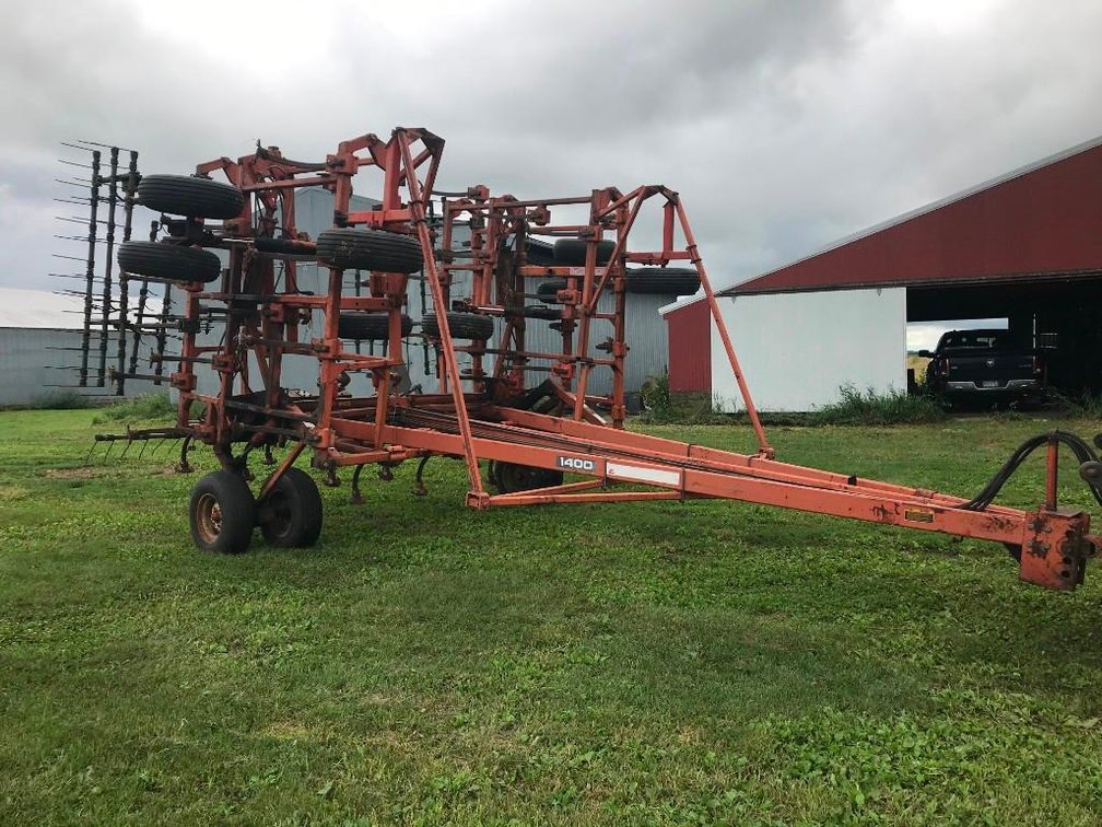 ALLIS CHALMERS CHISEL VATOR, MODEL 1400, WITH HARROW, 42FT (FOR MORE INFO & LOCATION CALL VIRGIL @ 3