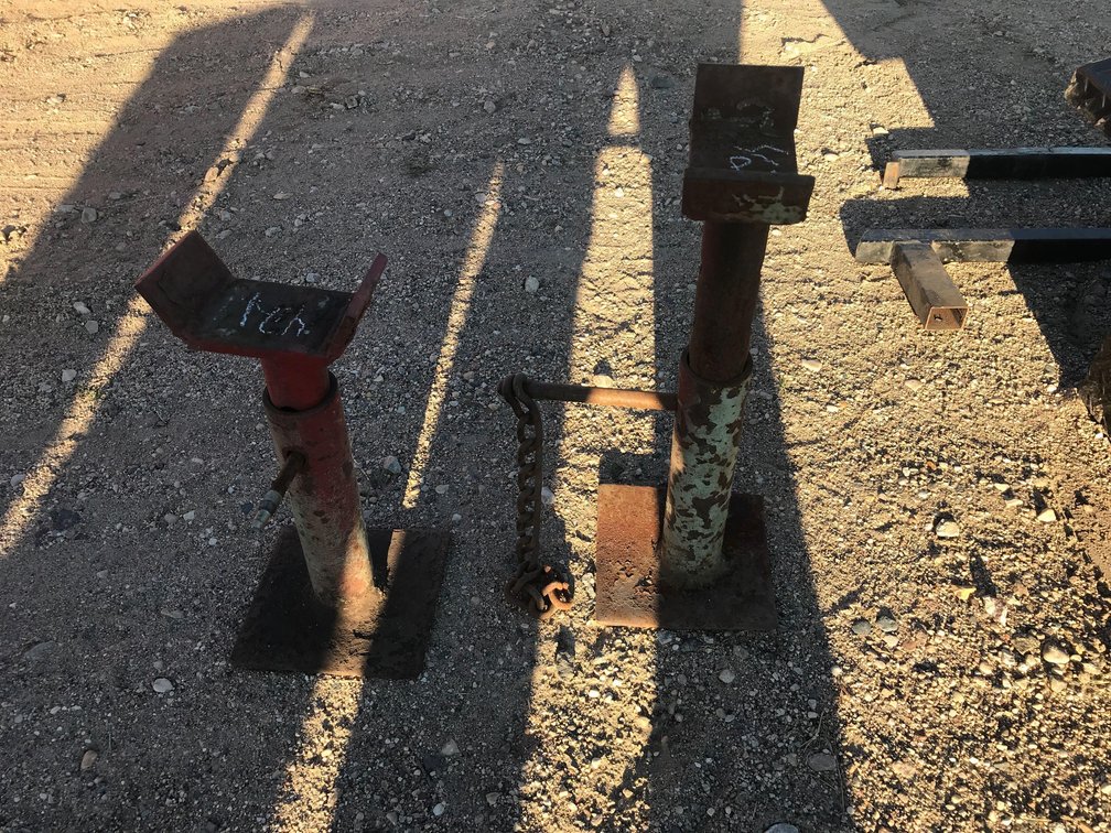 (2) JACK STANDS (ITEM AT ZIELSDORF AUCTIONS)