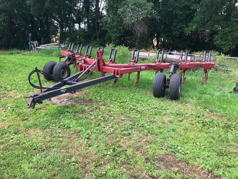 CASE IH 14FT SUB SOILER, PULL TYPE, 9 SHANK, AUTO RESET SHANKS (FOR MORE INFO & LOCATION CALL VIRGIL