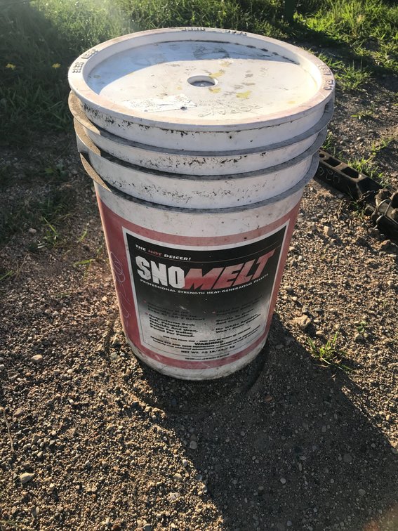 5GAL BUCKET OF SNOW MELT (ITEM AT ZIELSDORF AUCTIONS)