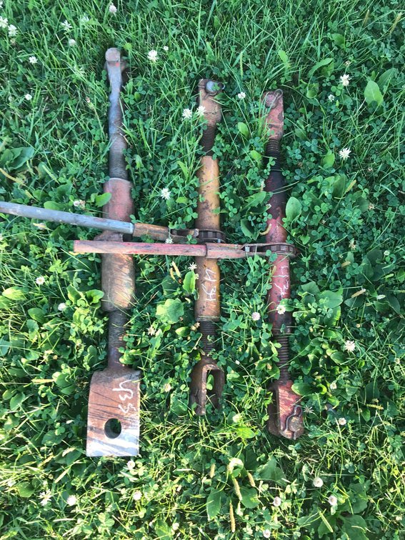 (3) CENTER LINKS (ITEM AT ZIELSDORF AUCTIONS)