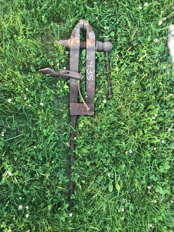 ANTIQUE VISE (ITEM AT ZIELSDORF AUCTIONS)
