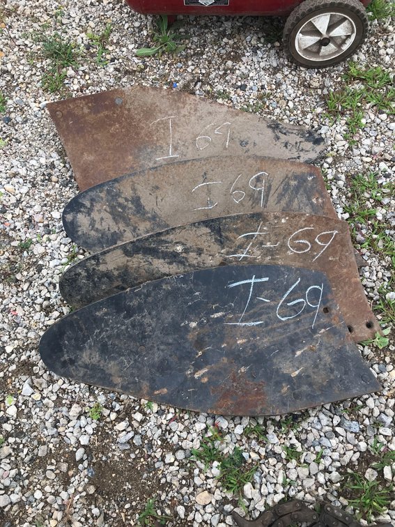(4) NEW MOLDBOARDS FOR INTERNATIONAL PLOW 710 OR 720 (ITEM AT ZIELSDORF AUCTIONS)