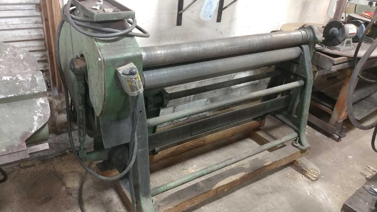 SHEET METAL ROLLER