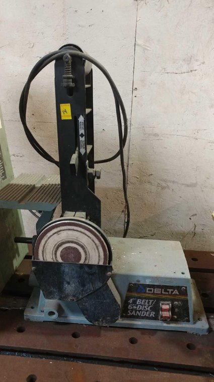 DELTA 4" BELT & 6" DISC SANDER